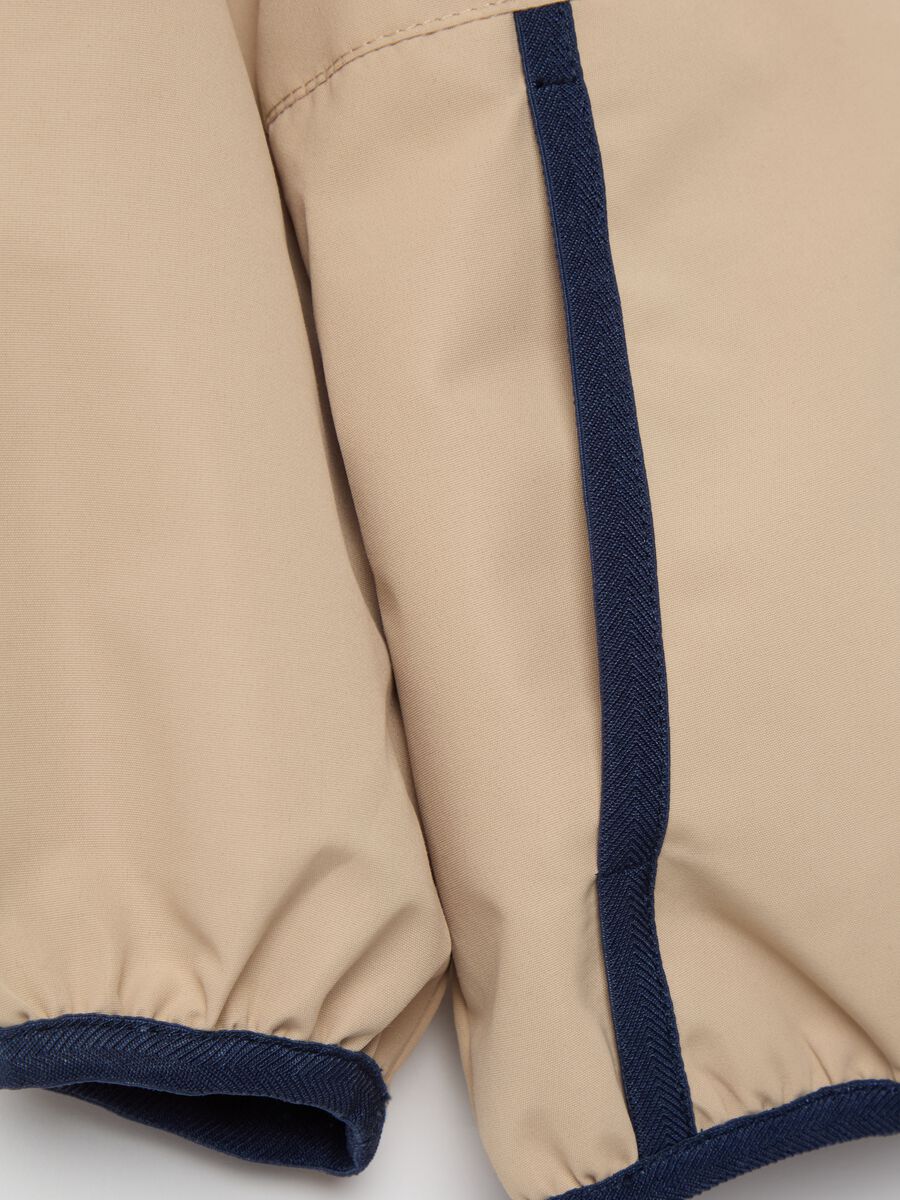 Jacket with hood and contrasting edging_3