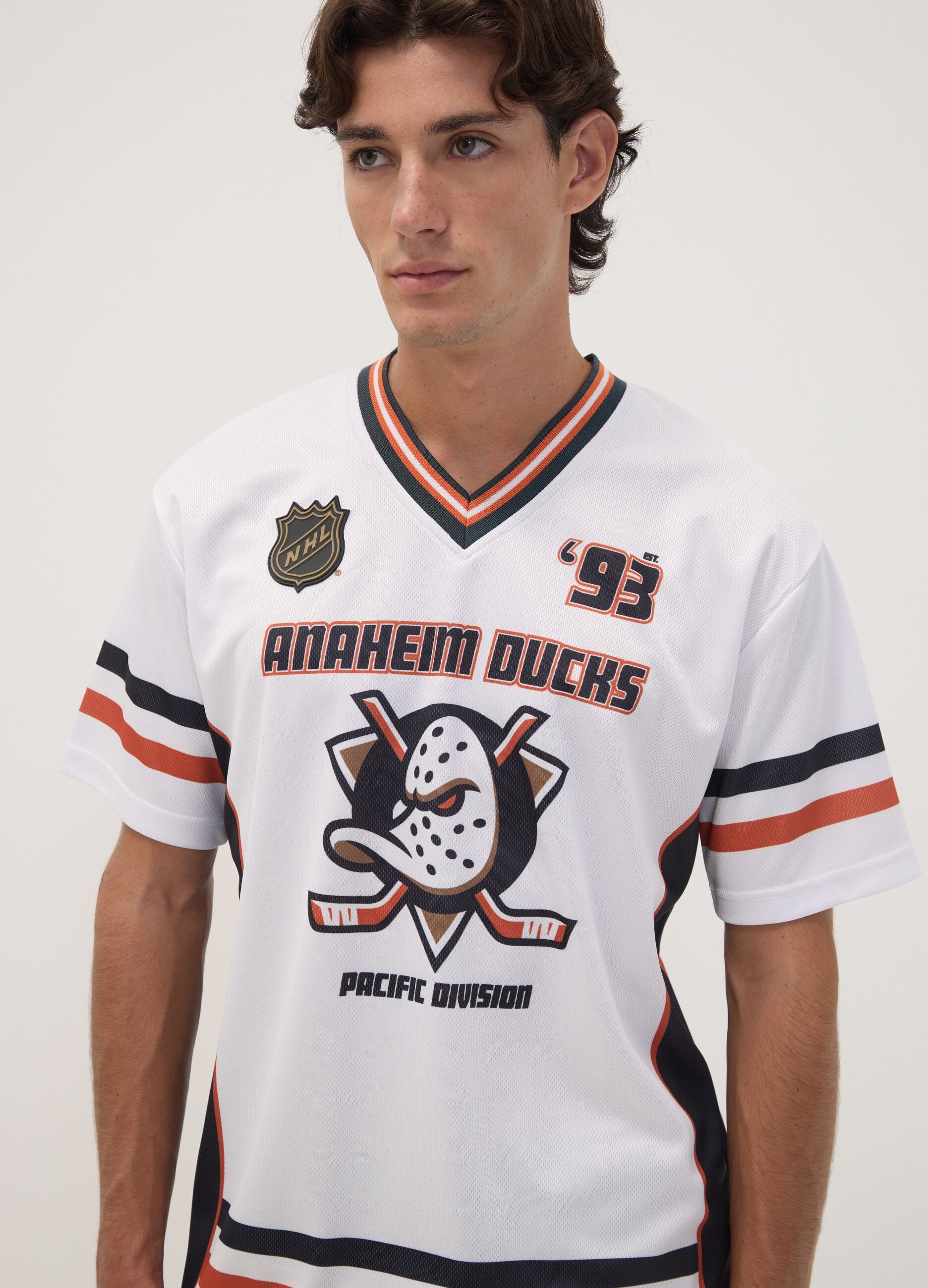 White sports T-shirt with Anaheim Ducks print