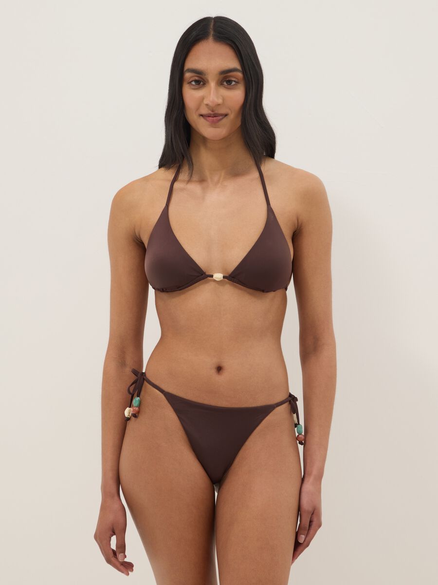 Bikini a triangolo in tessuto elasticizzato marrone con pietre_1