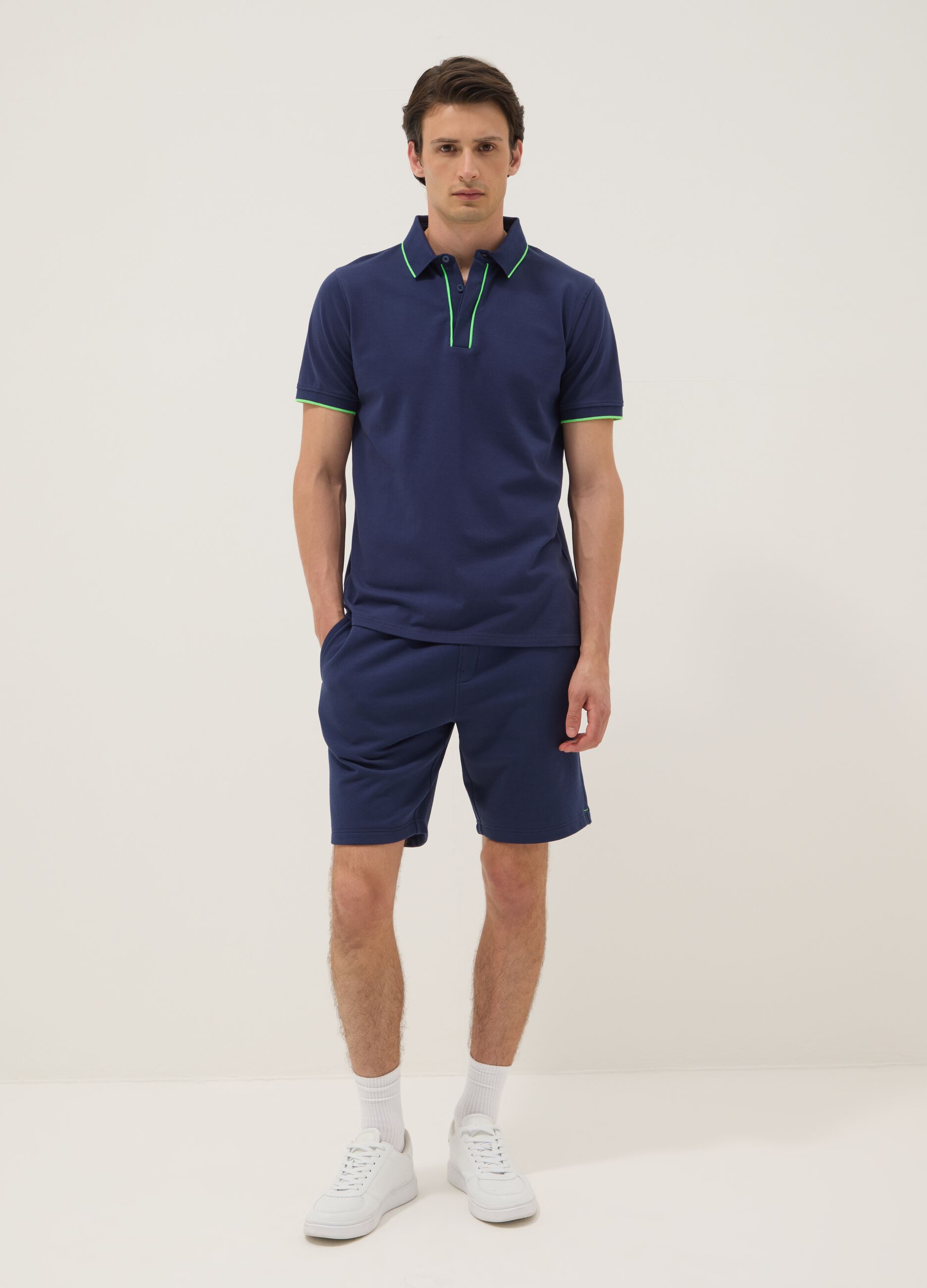Polo blu a maniche corte in cotone elasticizzato