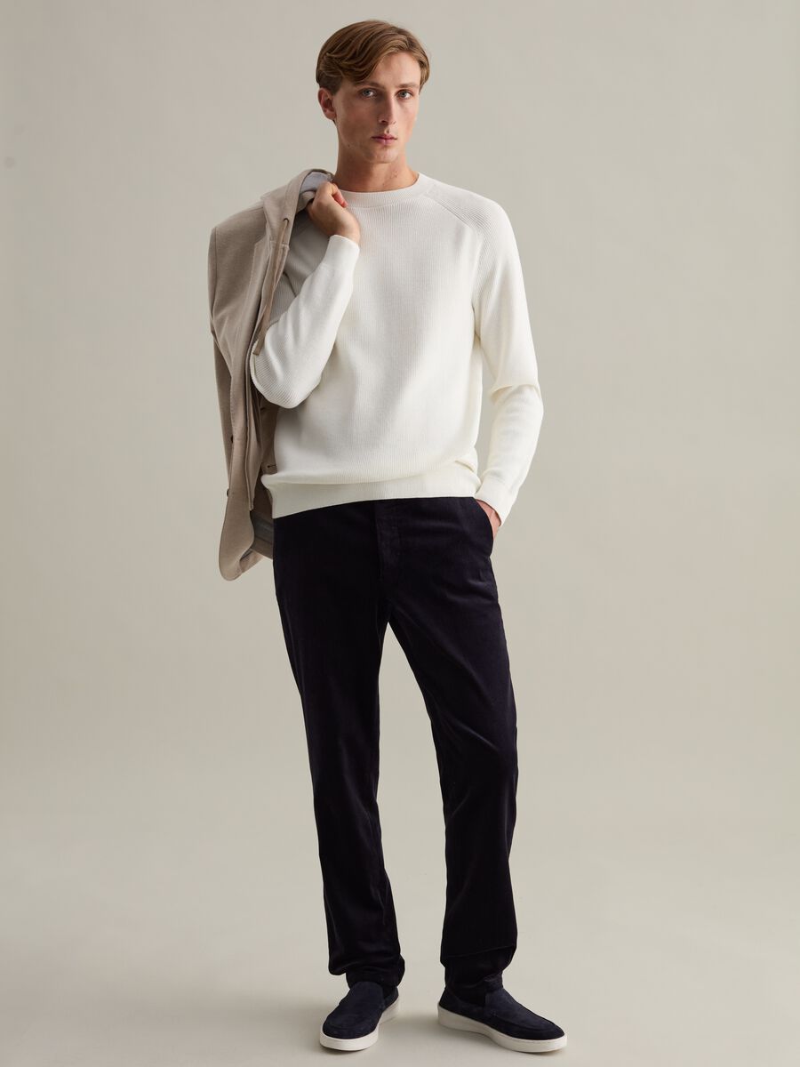 Contemporary pullover with ribbing_1