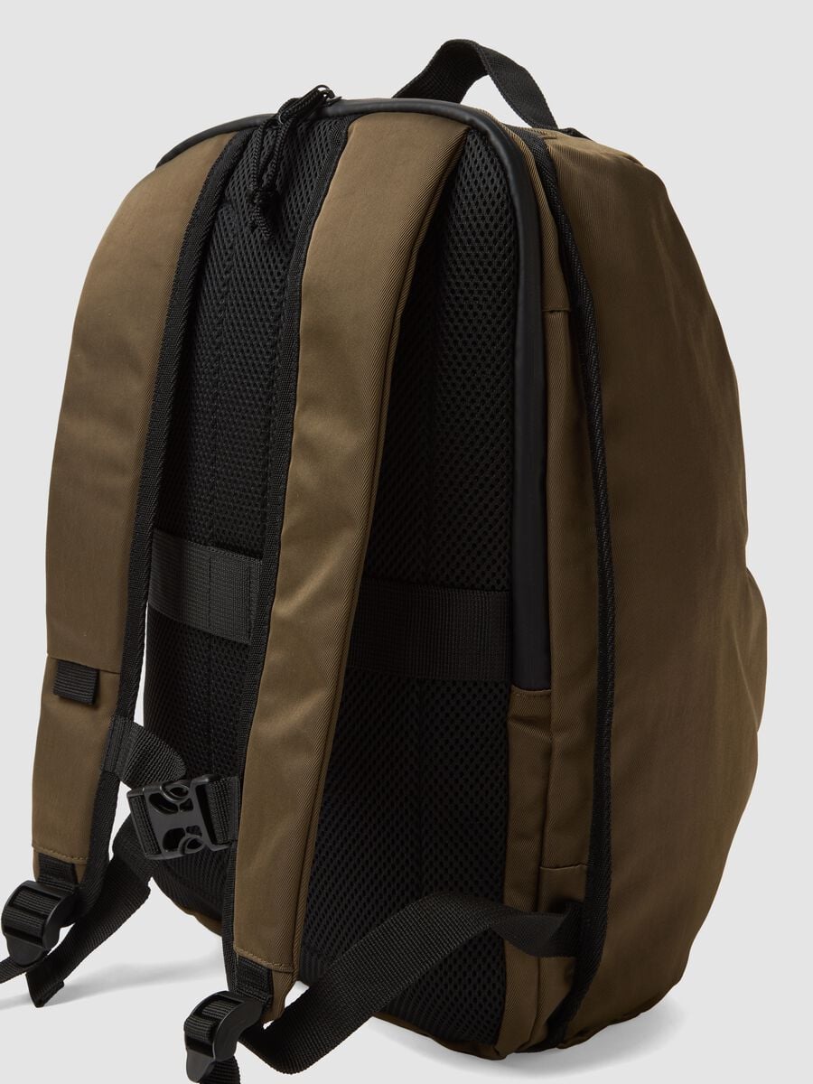 Brown backpack with adjustable straps_1