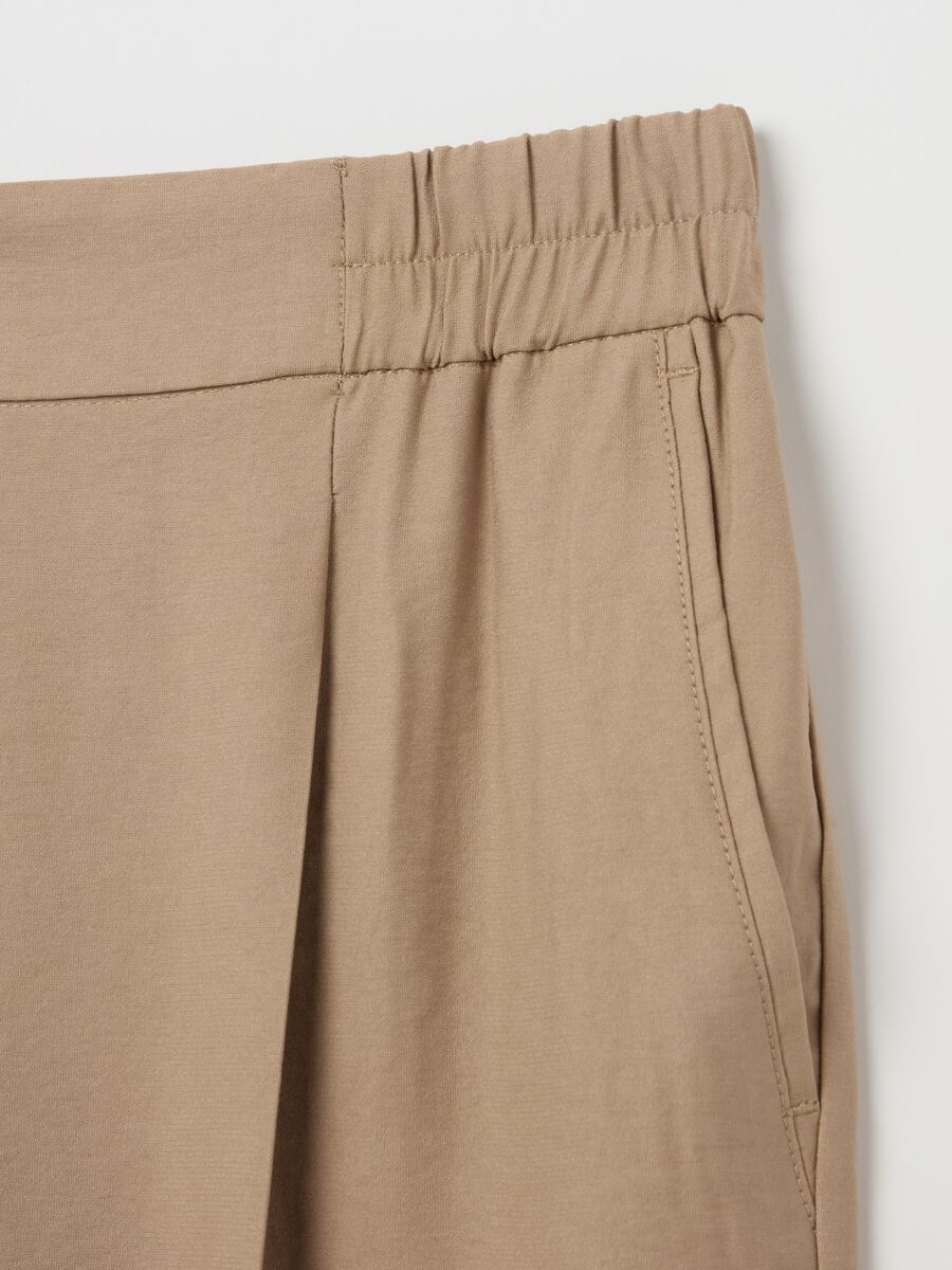 Chino trousers with elasticated waist_5