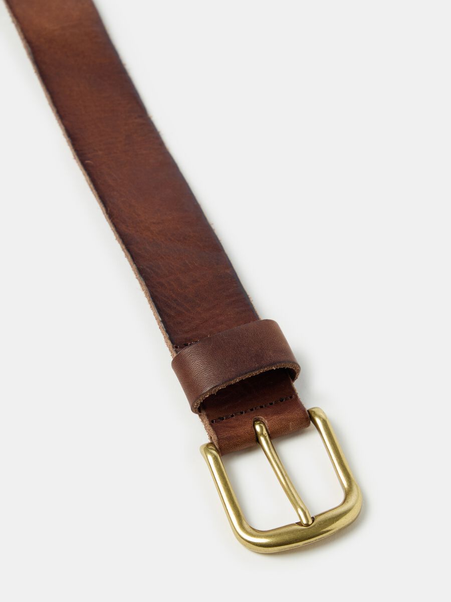 Leather belt with rounded buckle_2