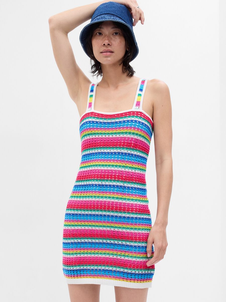 Short crochet dress with multicoloured stripes_0
