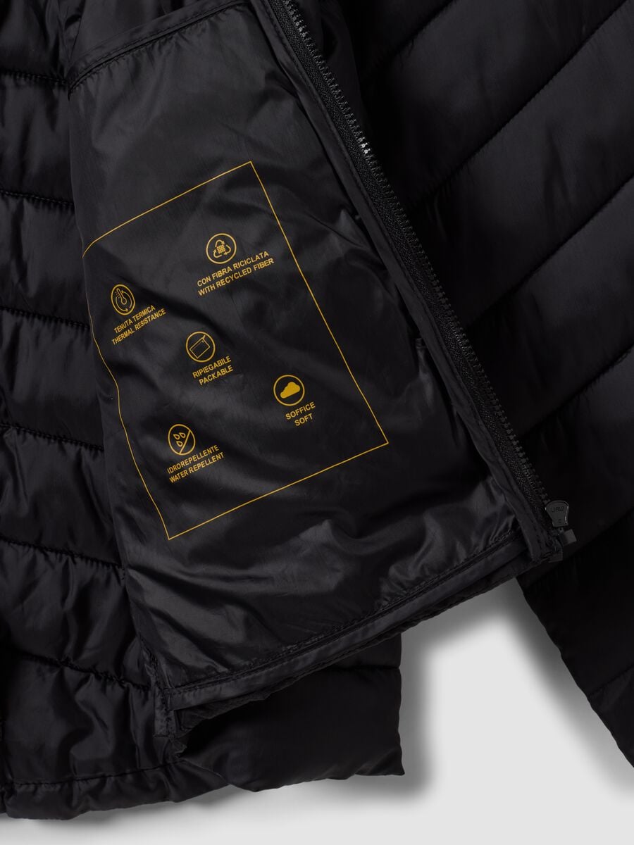 Giacca Ultralight nera trapuntata con cappuccio e zip_6