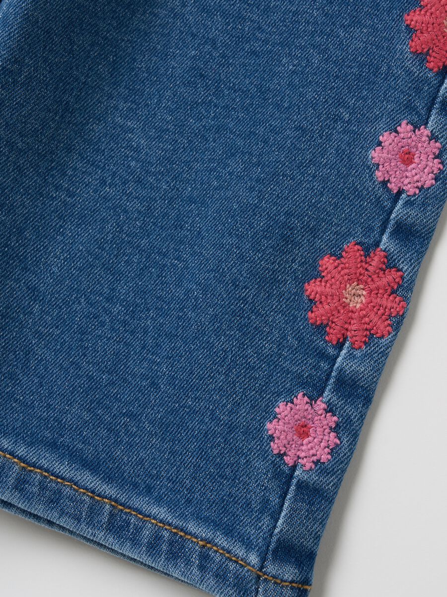 Wide-leg jeans with flowers embroidery_3