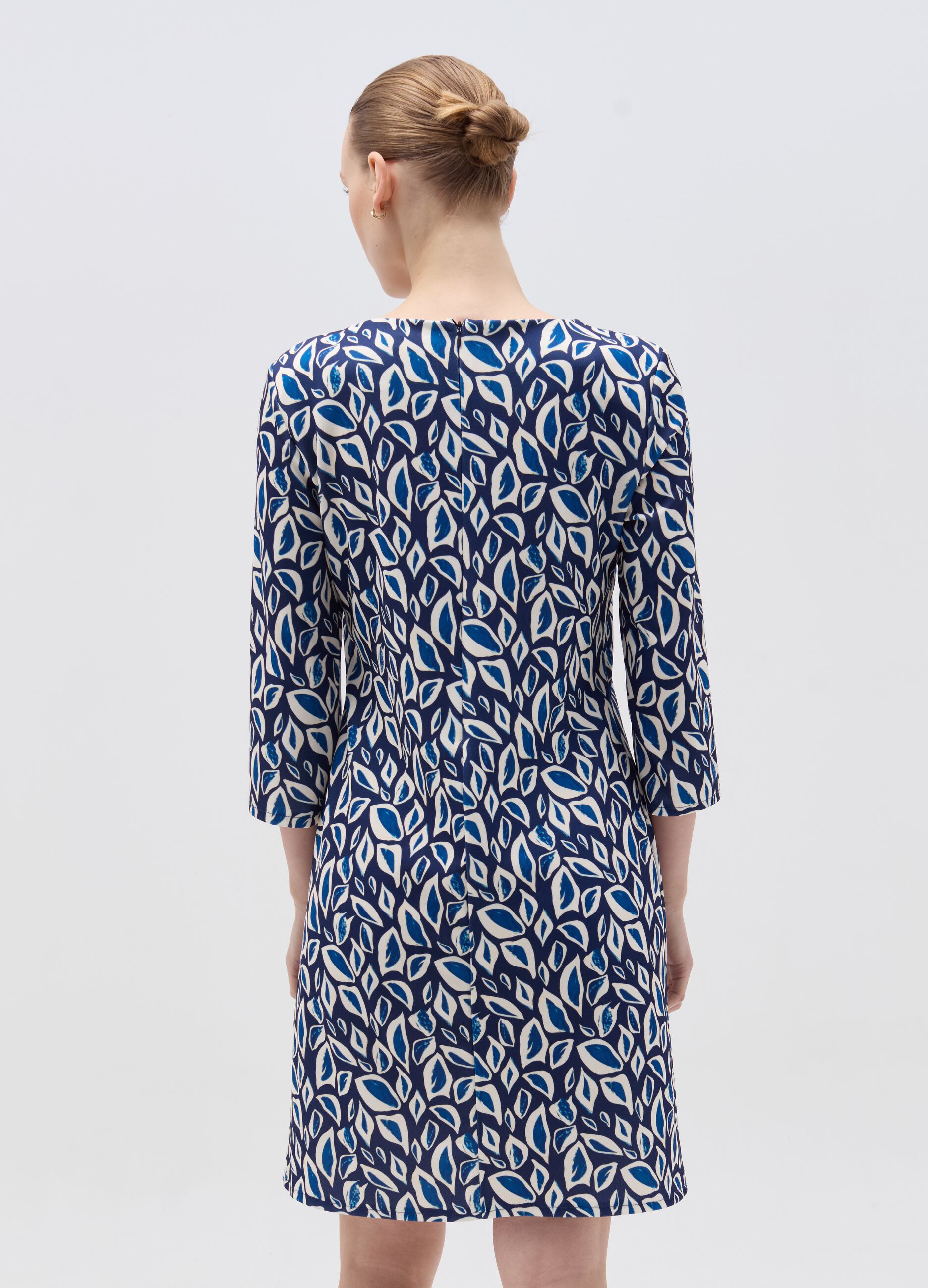 Short dress with foliage pattern