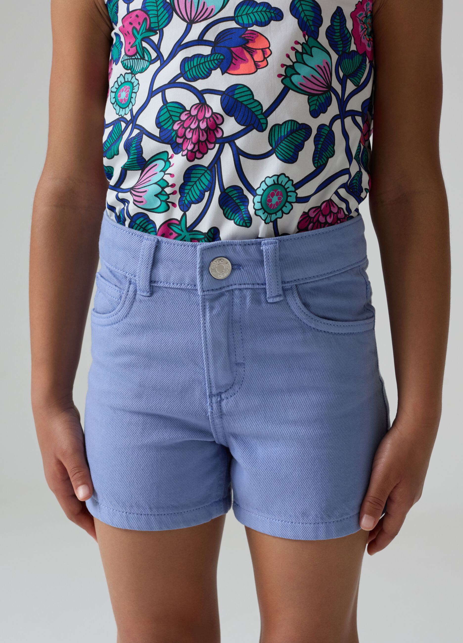 Drill shorts with five pockets