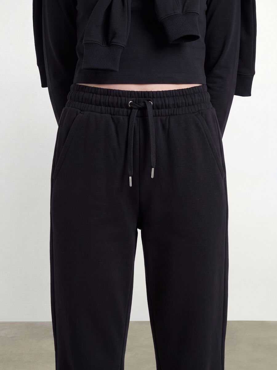 Pantaloni jogger neri in puro cotone organico regular fit per ragazza_2
