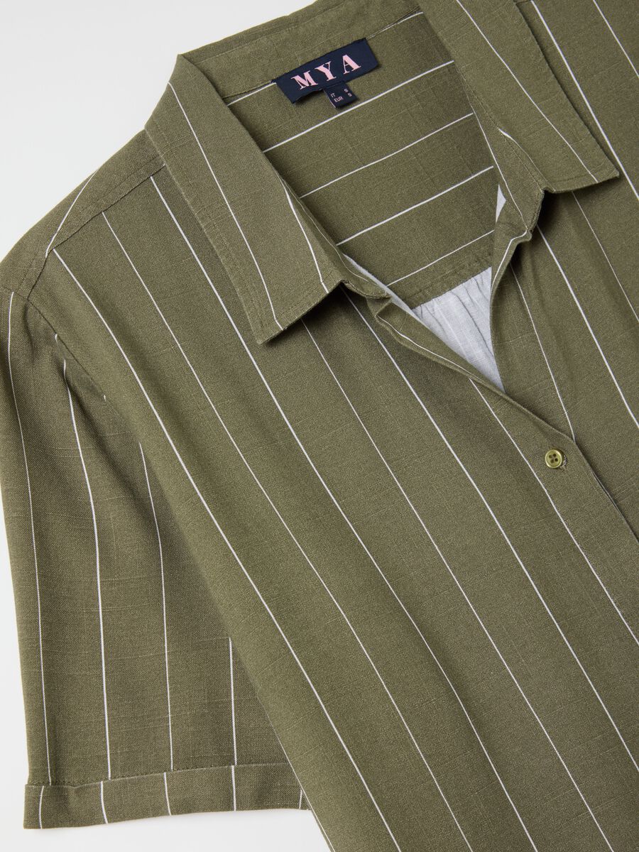 Curvy green pinstriped shirt in viscose and linen_5