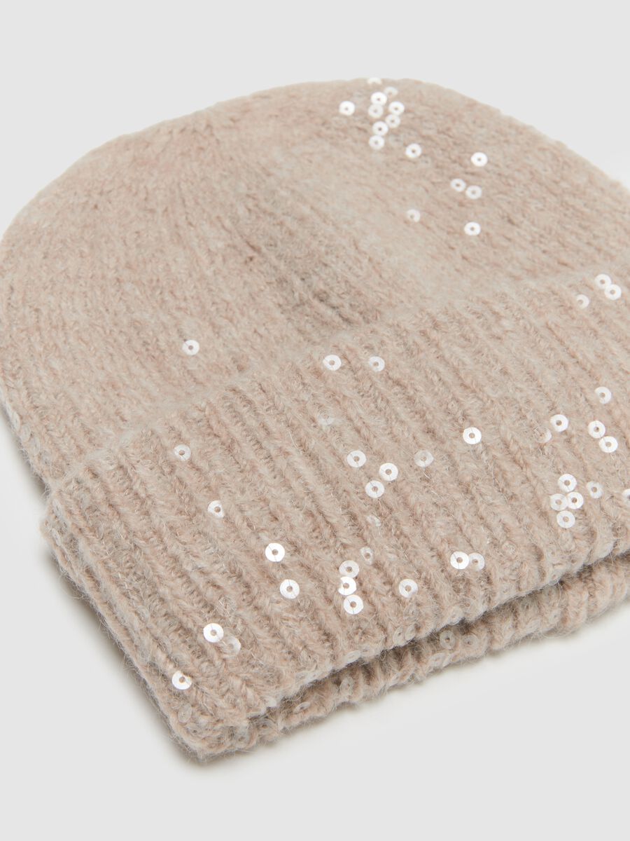 Beige jersey knit hat with sequins_2