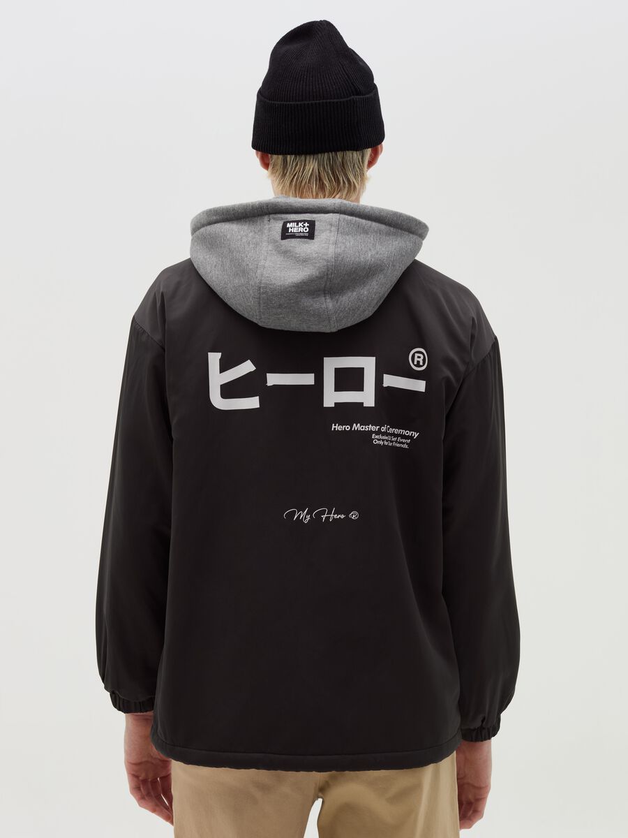 Short jacket with hood and print_3