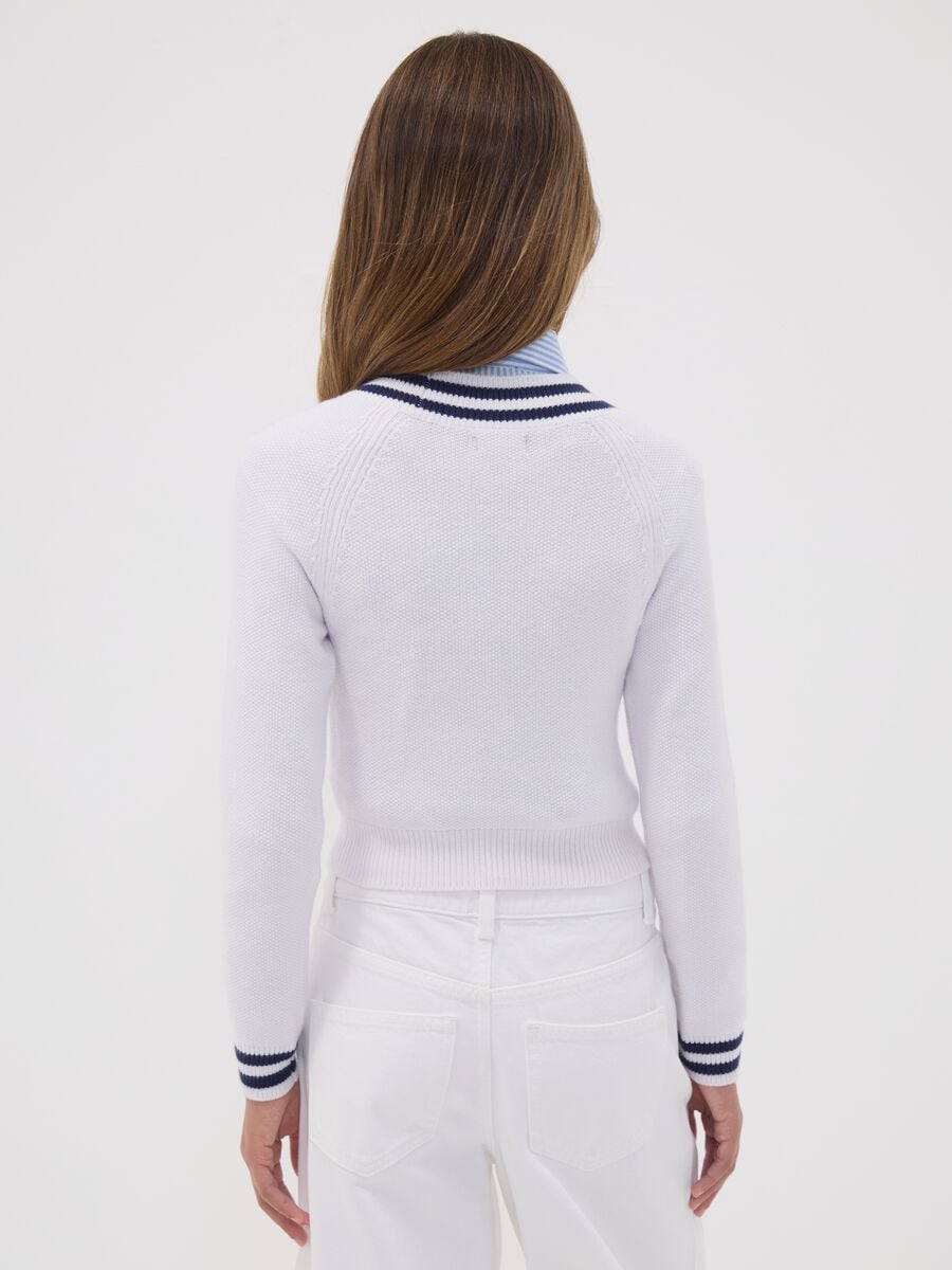 Maglia bianca in misto viscosa con scollo a V e righe per ragazza_2