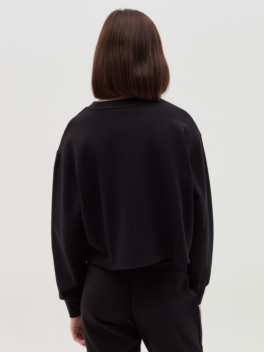 Cropped-fit sweatshirt with round neck_2