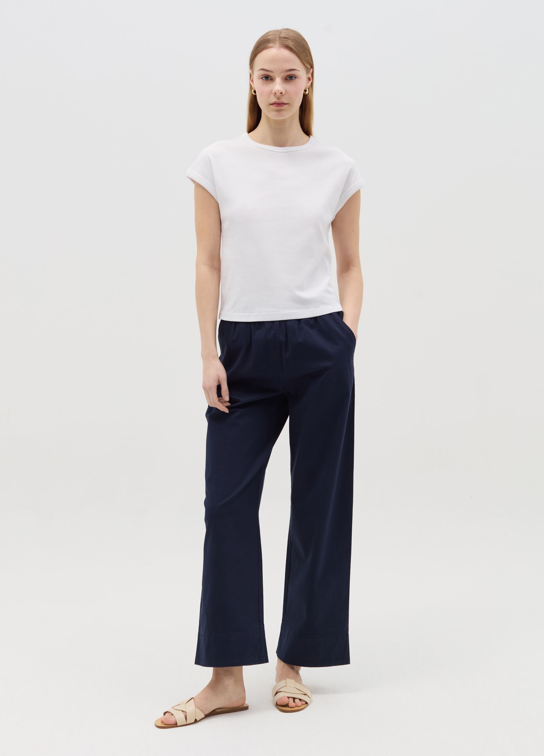 White T-shirt with kimono sleeves