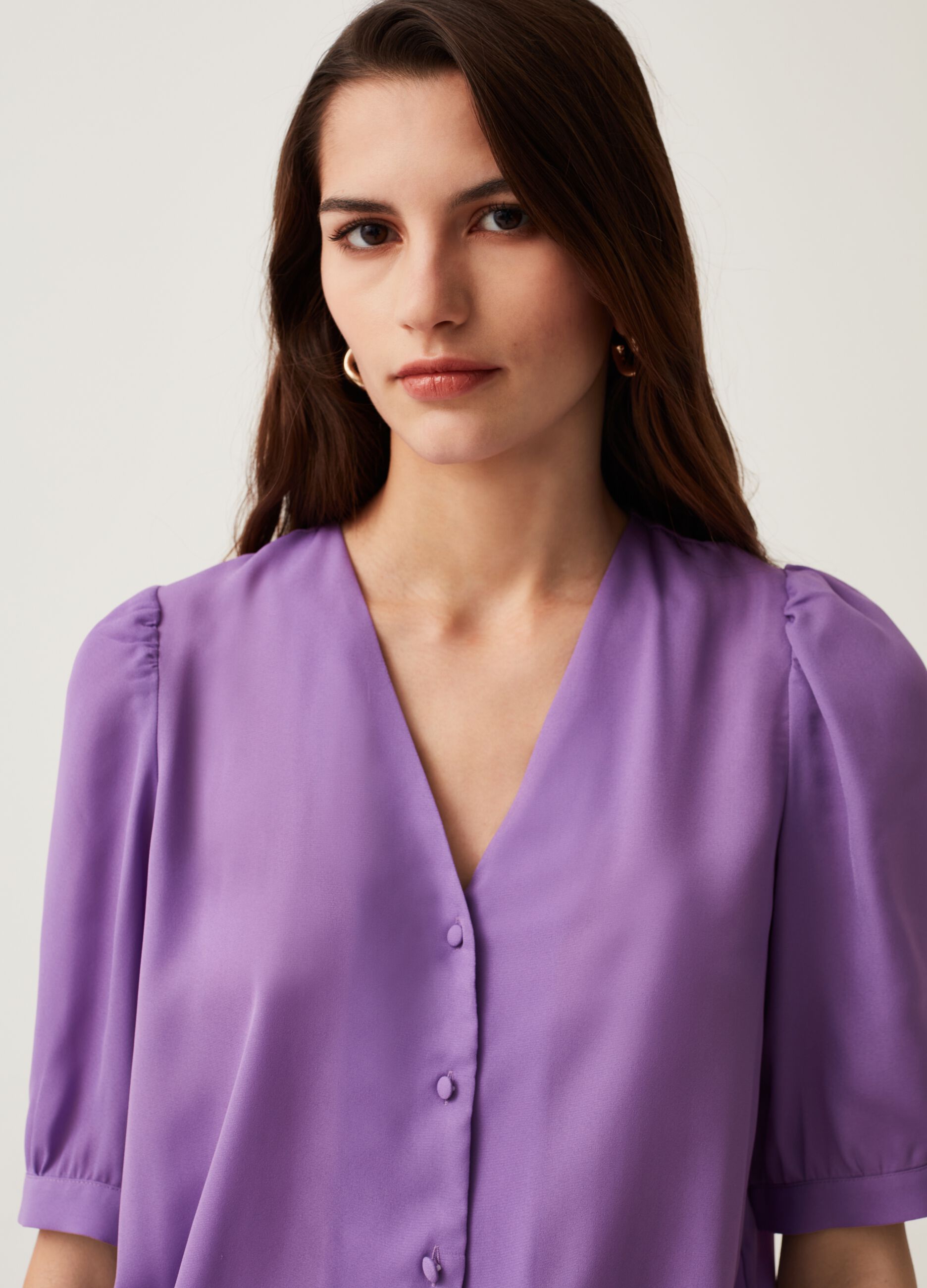 Blusa con maniche a sbuffo_0