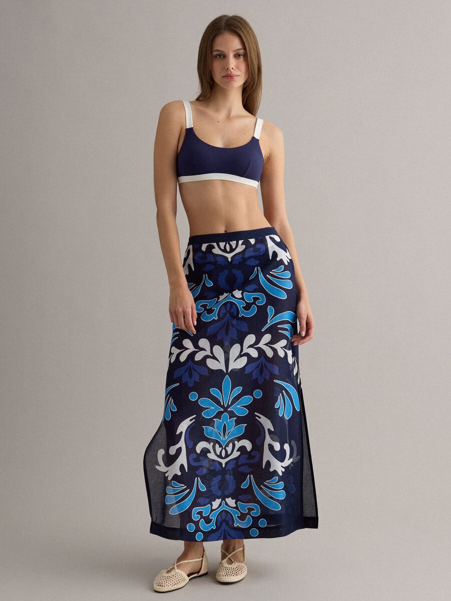 Pareo blu in puro cotone con stampa decorativa_0