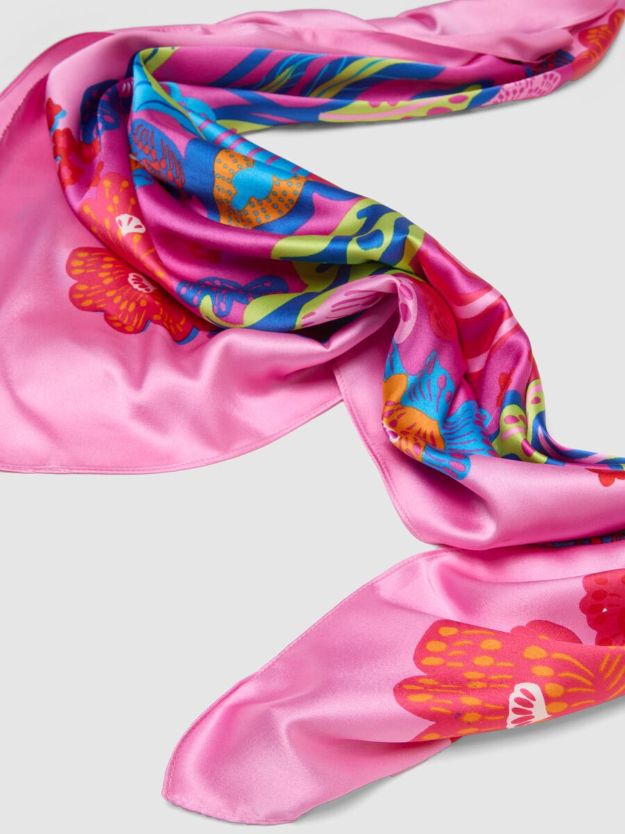 Foulard leggero multicolor con stampa floreale_2