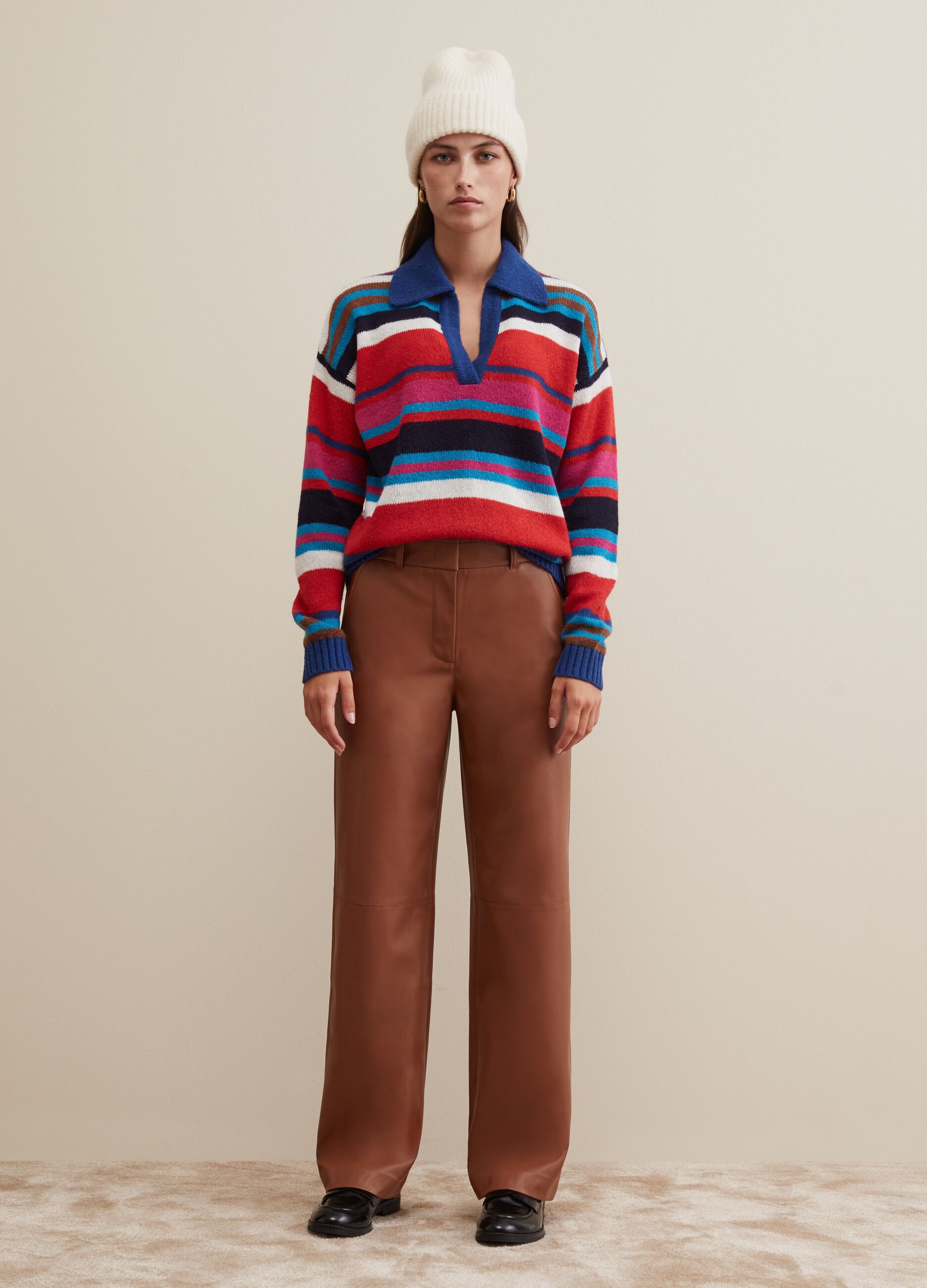 Pantaloni straight fit effetto lucido_0