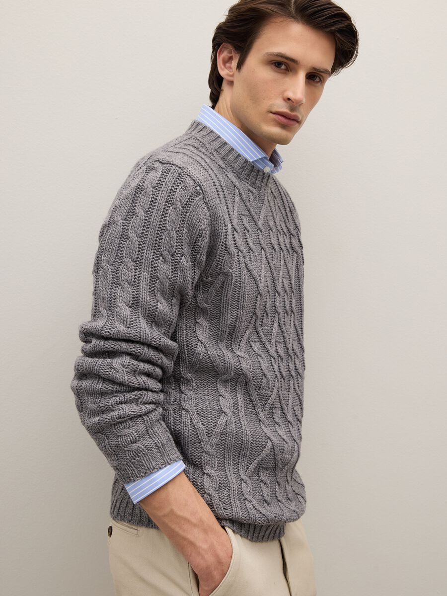 Grey crew neck sweater regular fit with cable knit_0