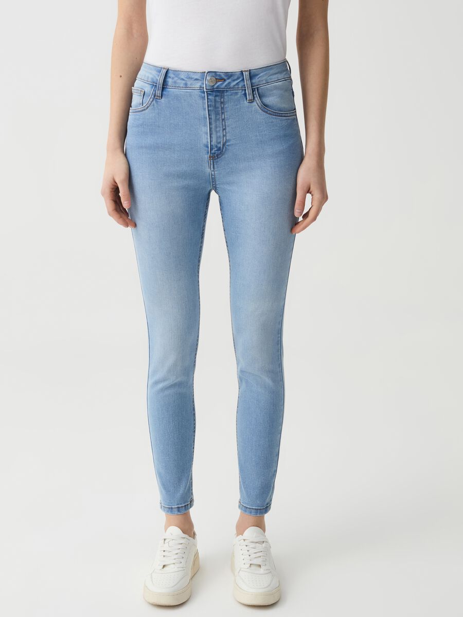 Skinny-fit cropped jeans with five pockets_1