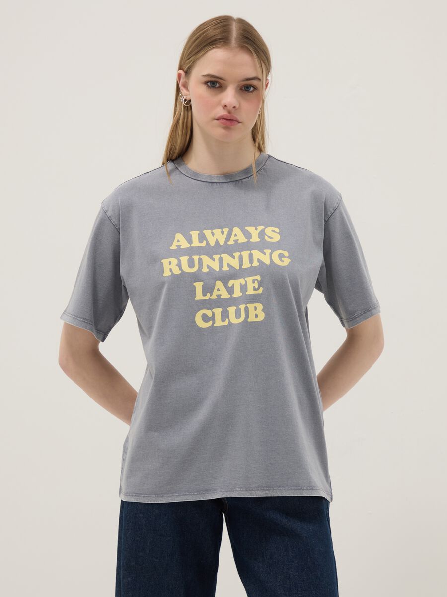 T-shirt in puro cotone grigia relaxed fit con stampa_1