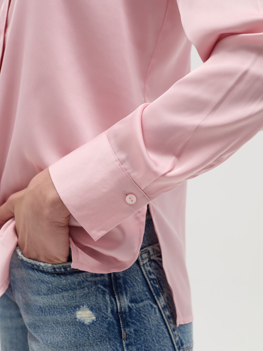 Satin shirt with side splits_3