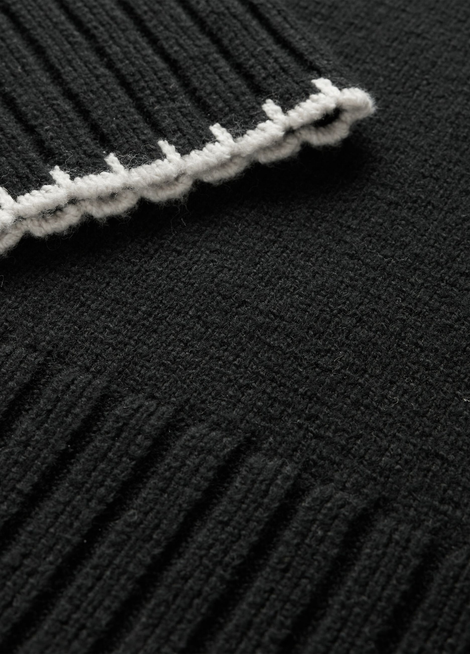 Pullover with high neck
