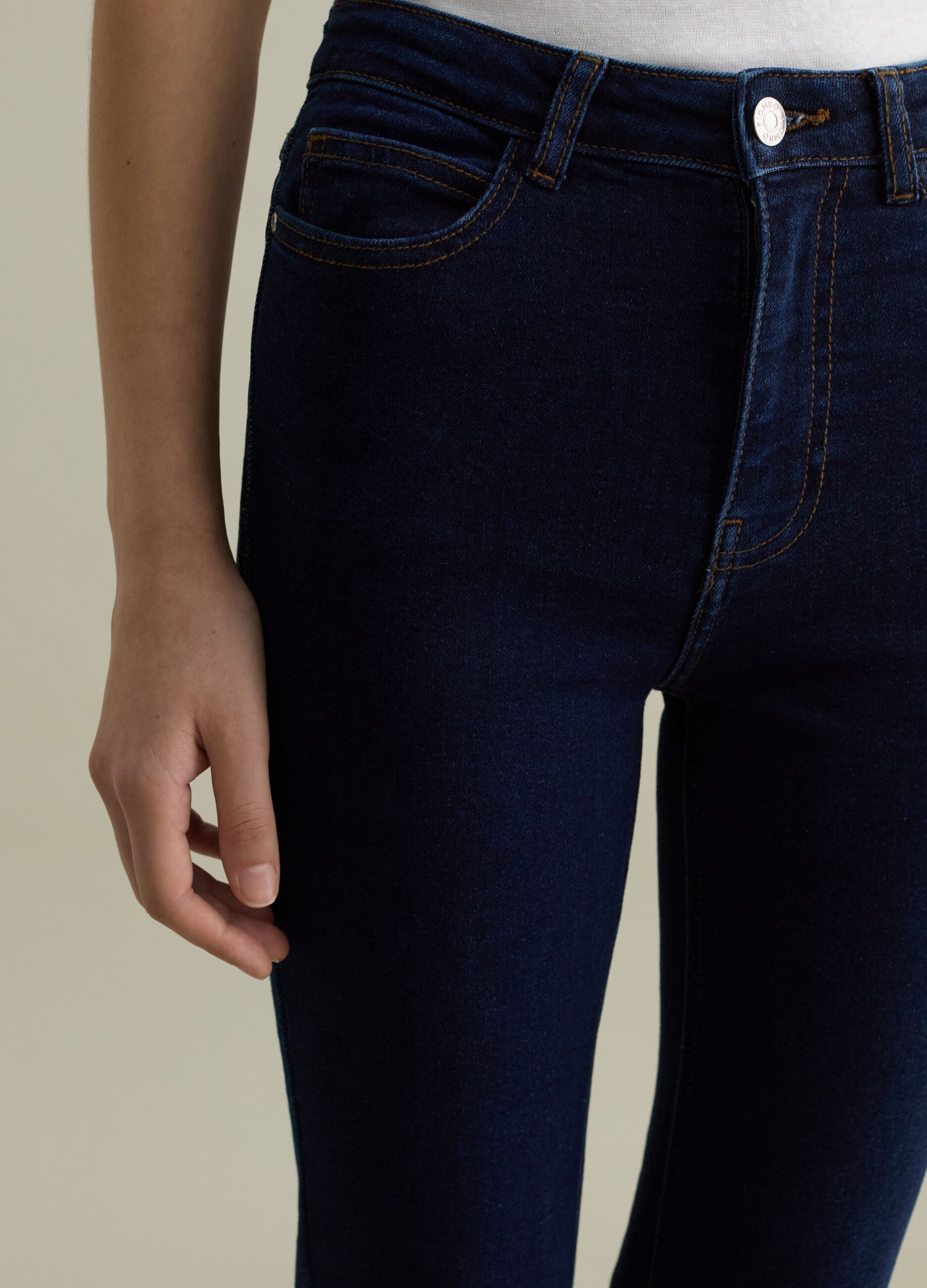 Flare-fit jeans with five pockets
