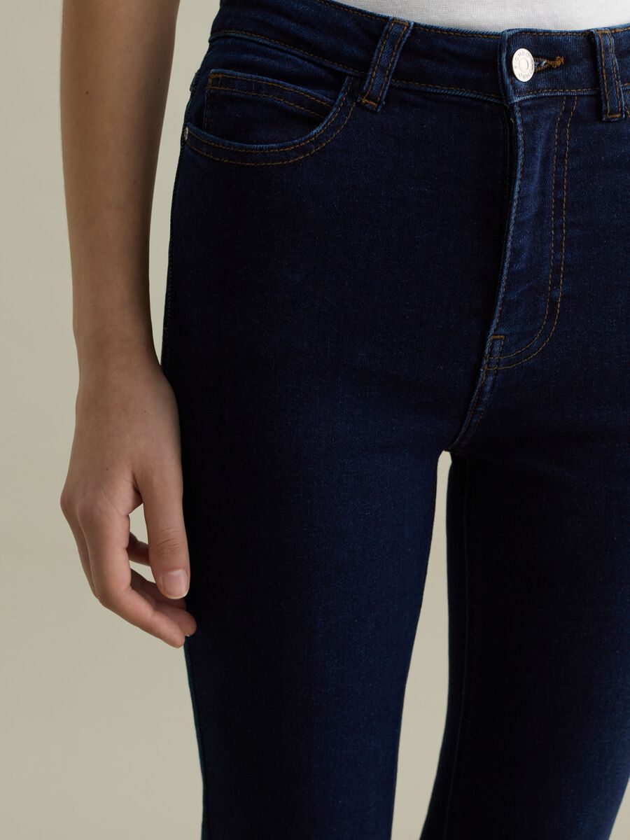 Flare-fit jeans with five pockets_2