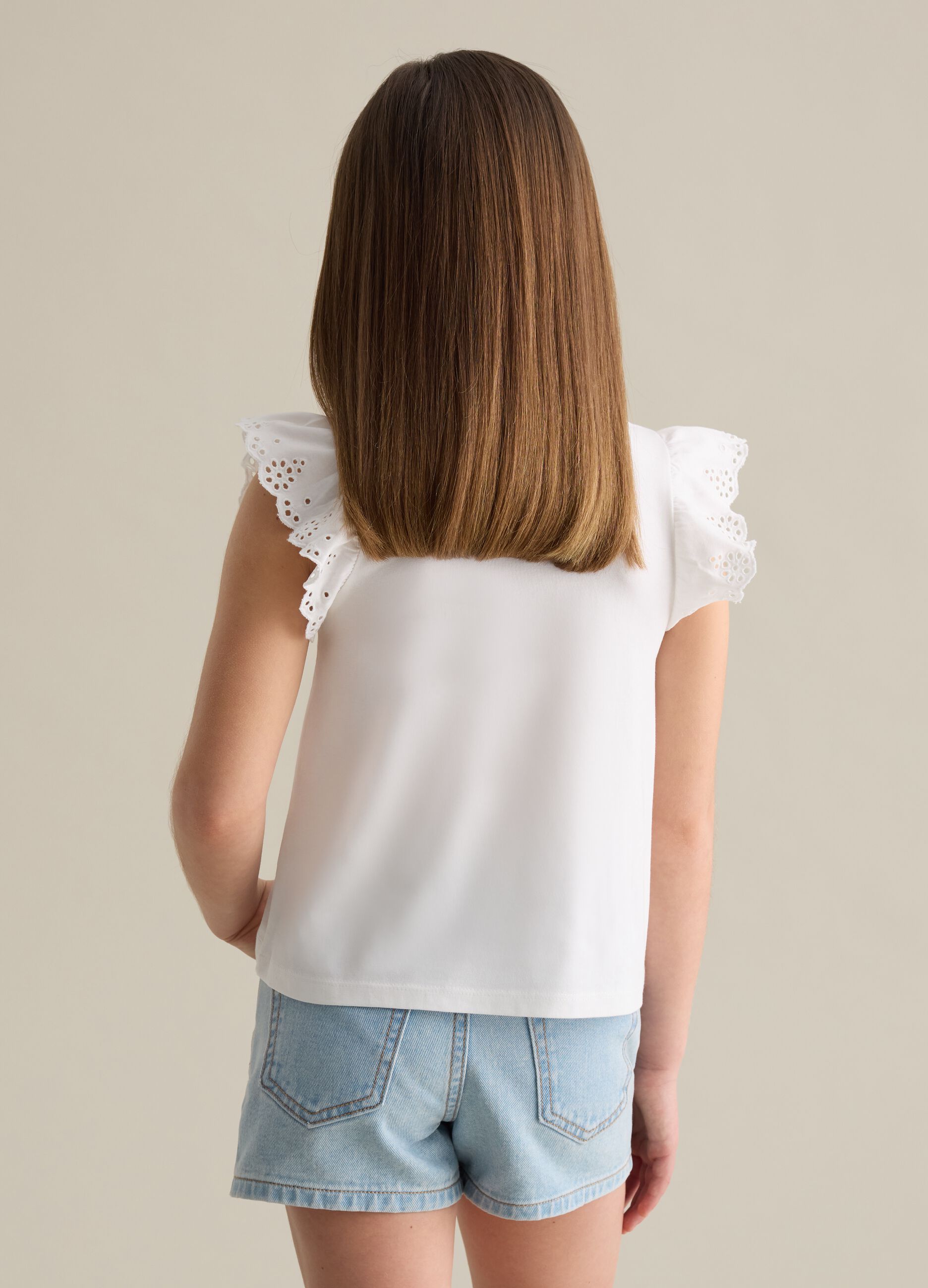 White stretch cotton T-shirt with broderie anglaise sleeves