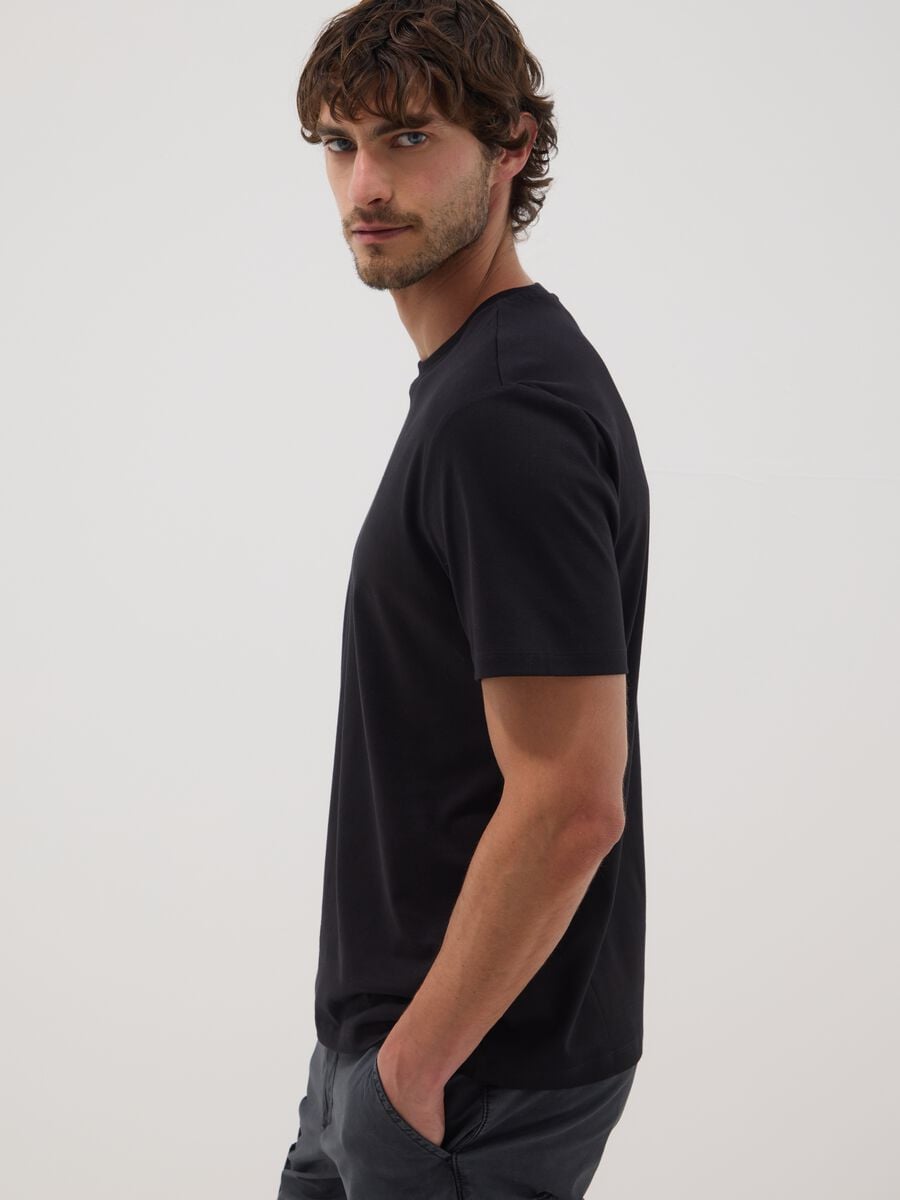 T-shirt nera in puro cotone mercerizzato slim fit_1