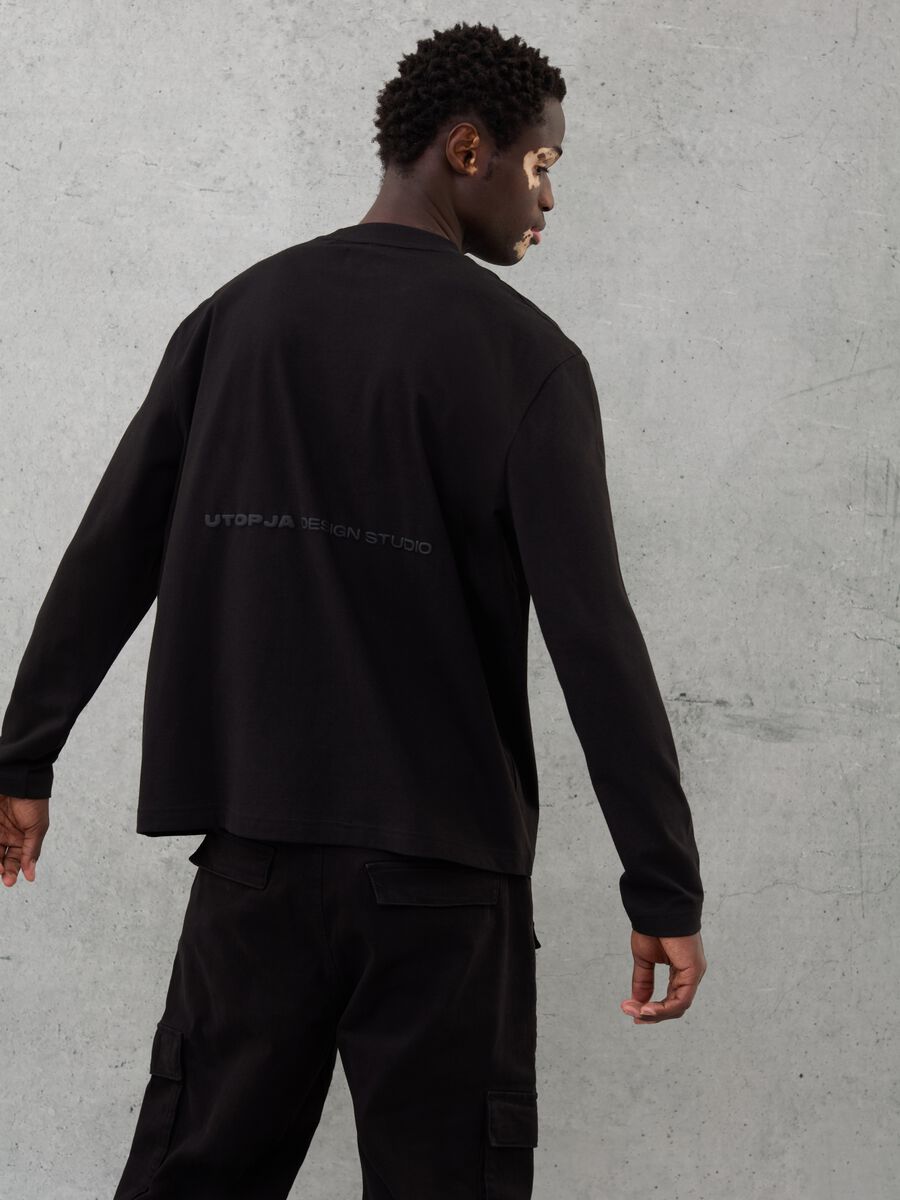 Long-sleeved Graphic T-shirt Black_0