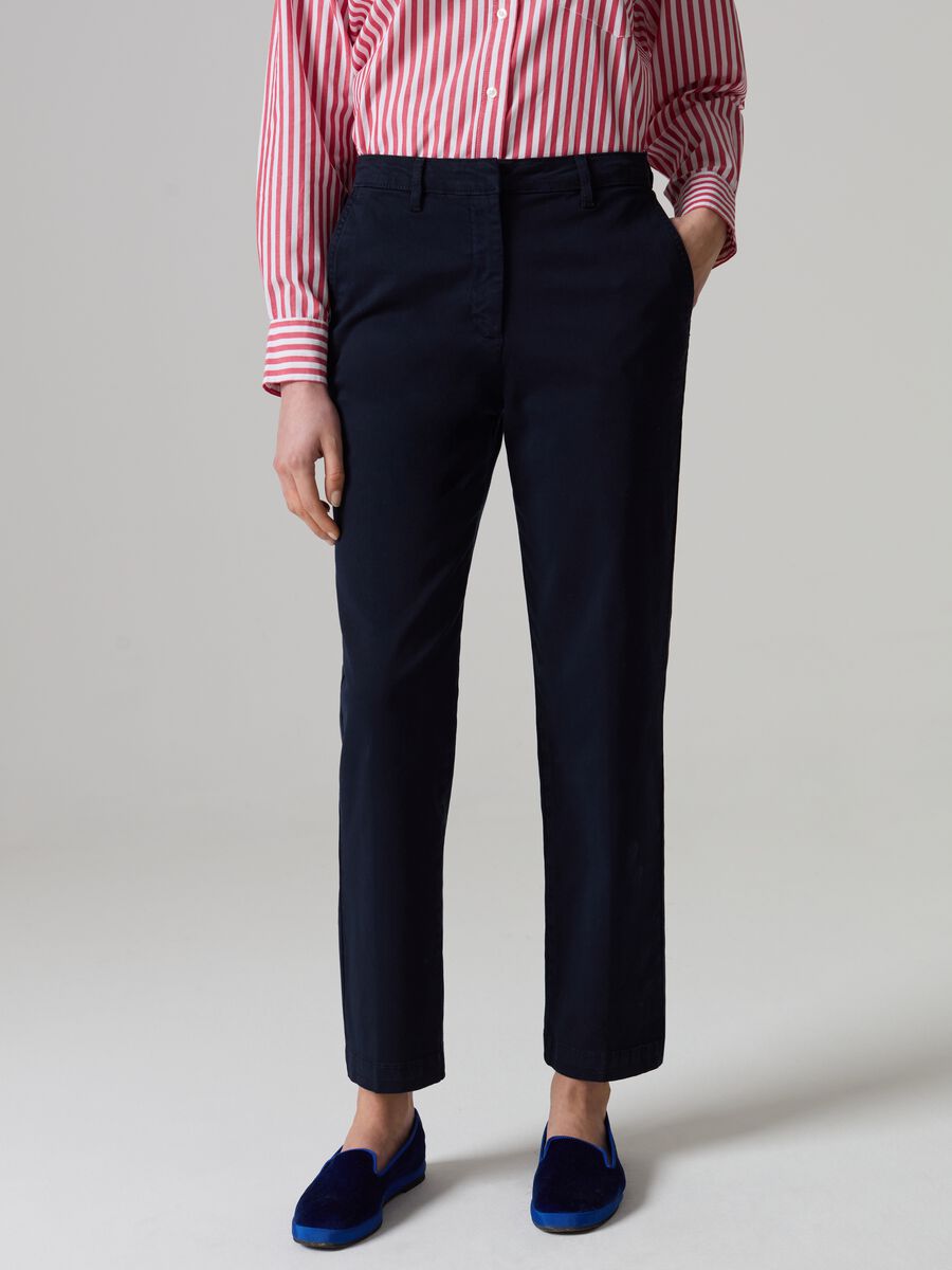 Pantalone chino in cotone stretch_1