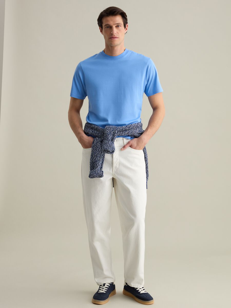 Plain cotton T-shirt with round neck._1