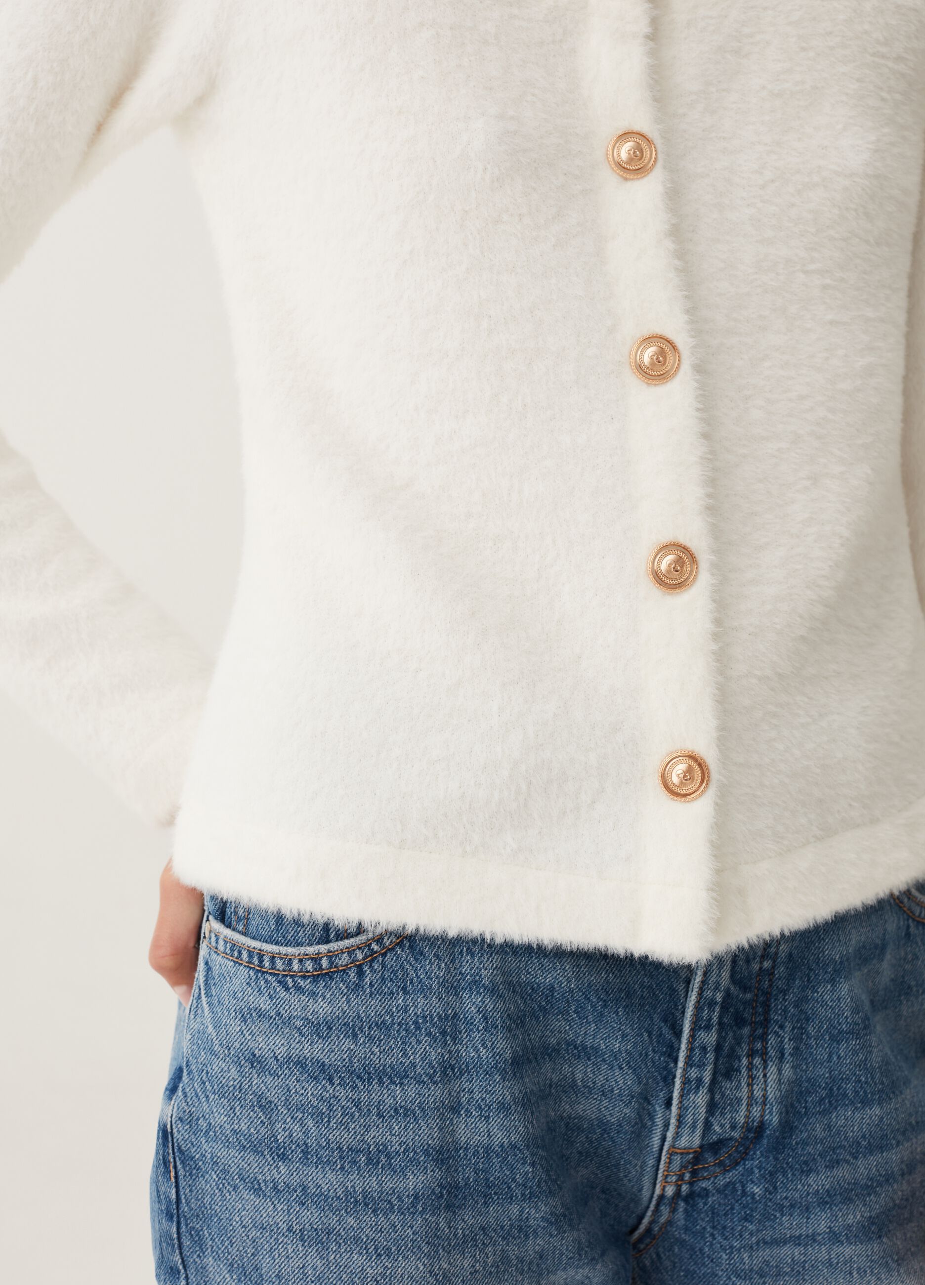 Cardigan con bottoni dorati_3