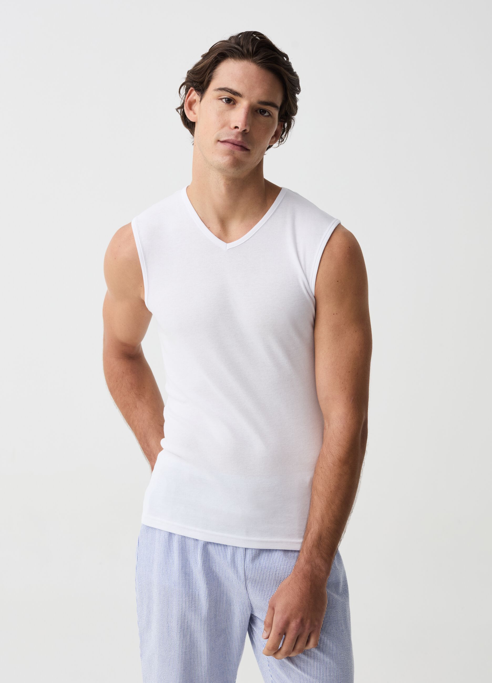 V-neck racer back vest in organic cotton