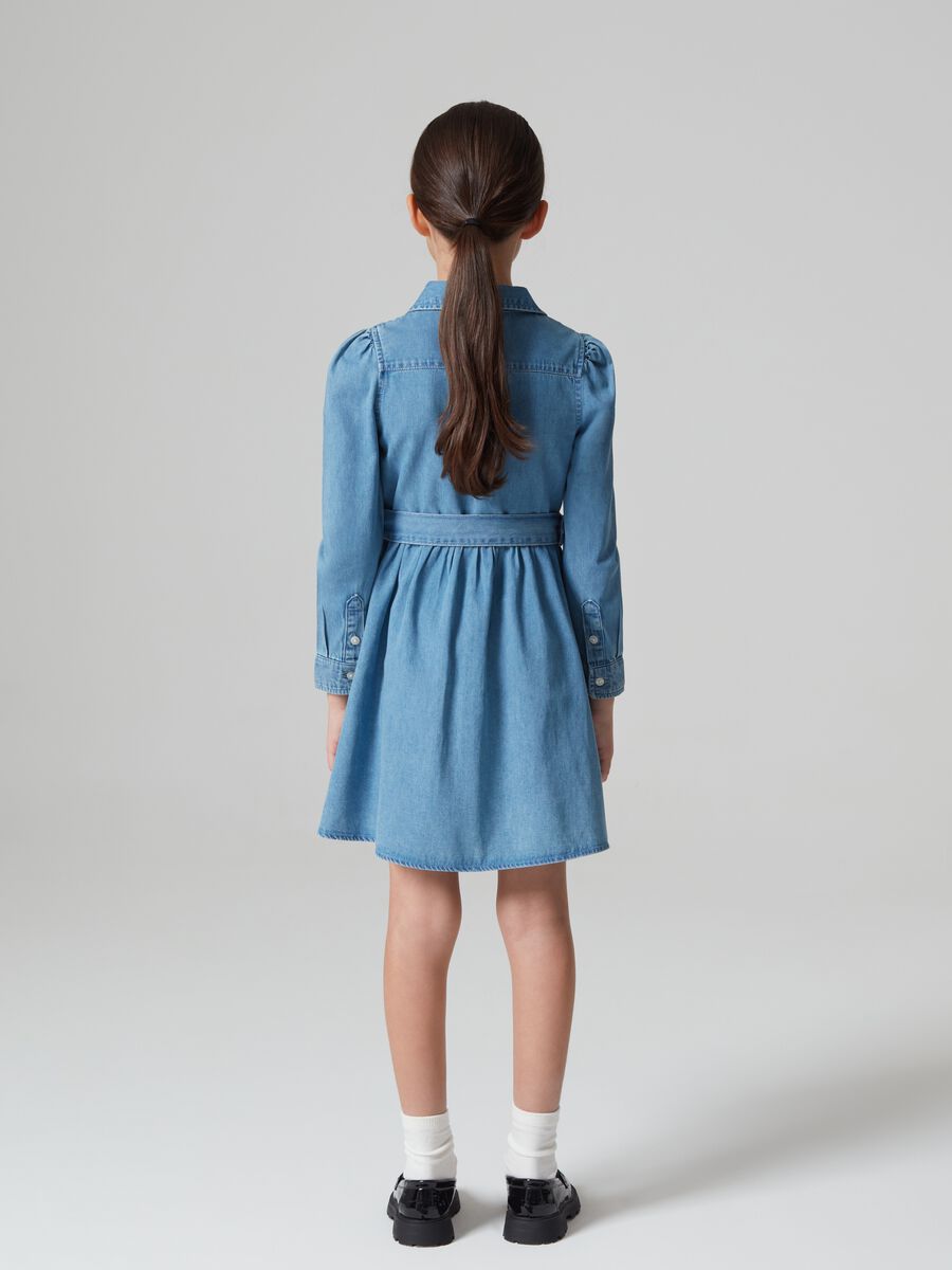 Vestito in denim con cintura_2