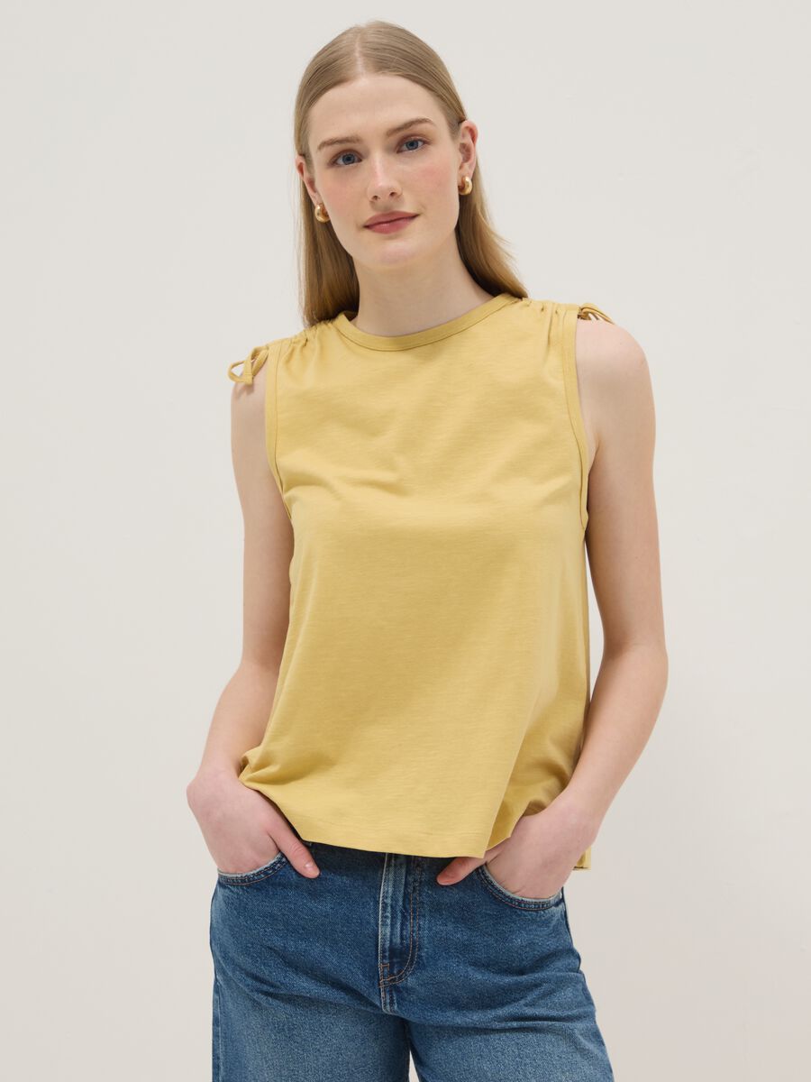 Tank top giallo in puro cotone con laccetti sulle spalle_2