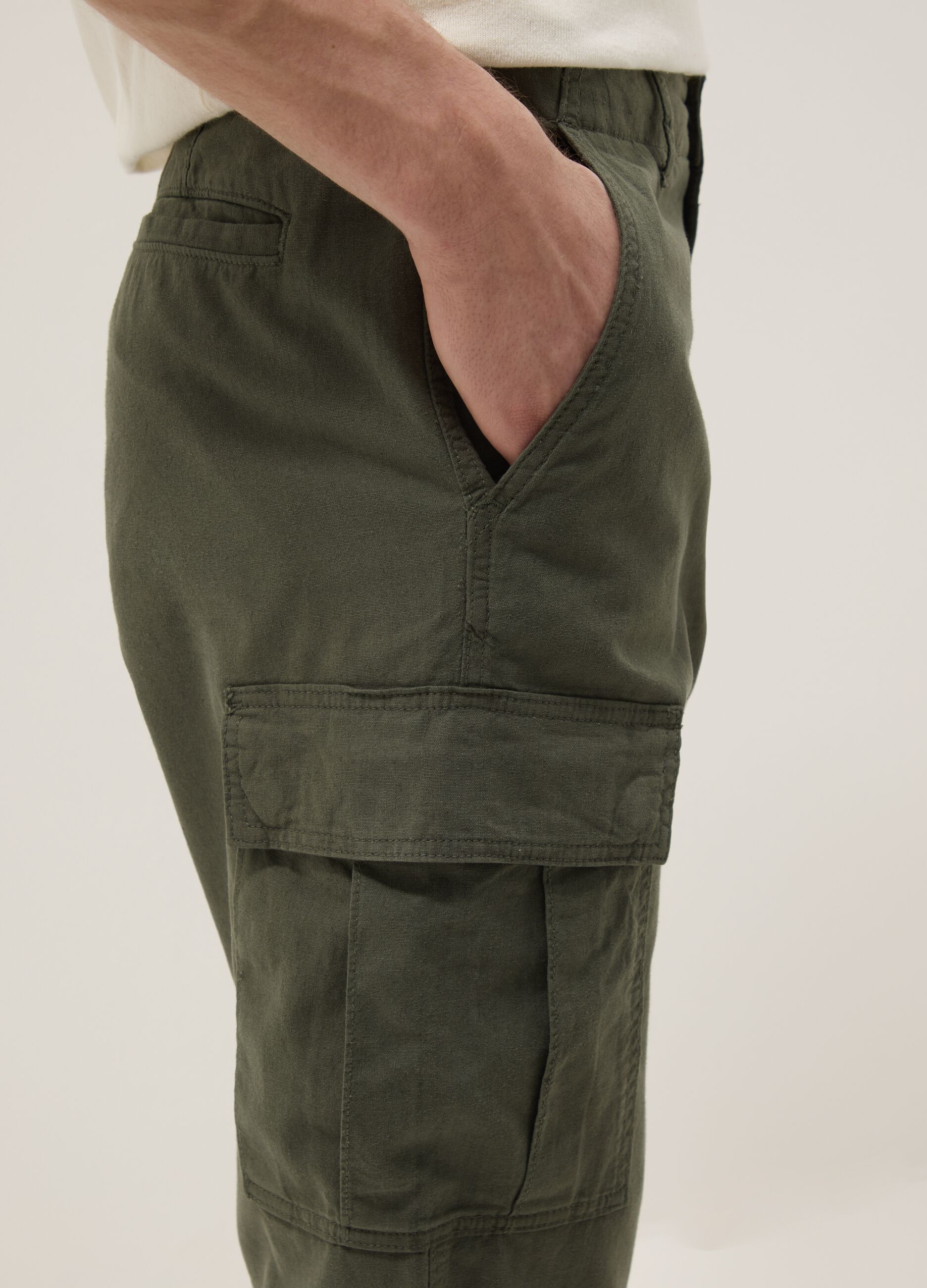Green regular-fit linen and cotton-blend cargo trousers