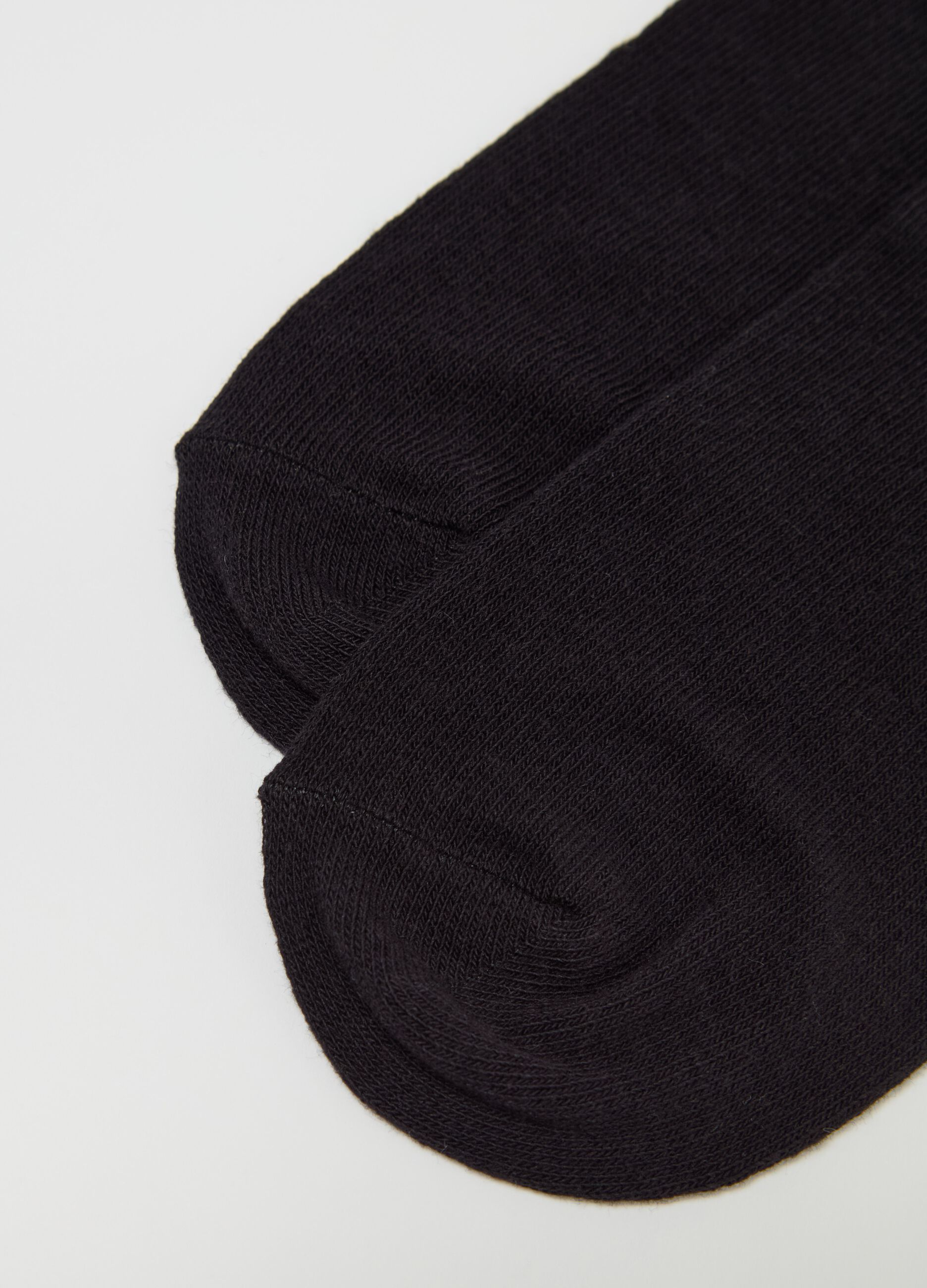Three-pair pack sneaker liners with small hearts design