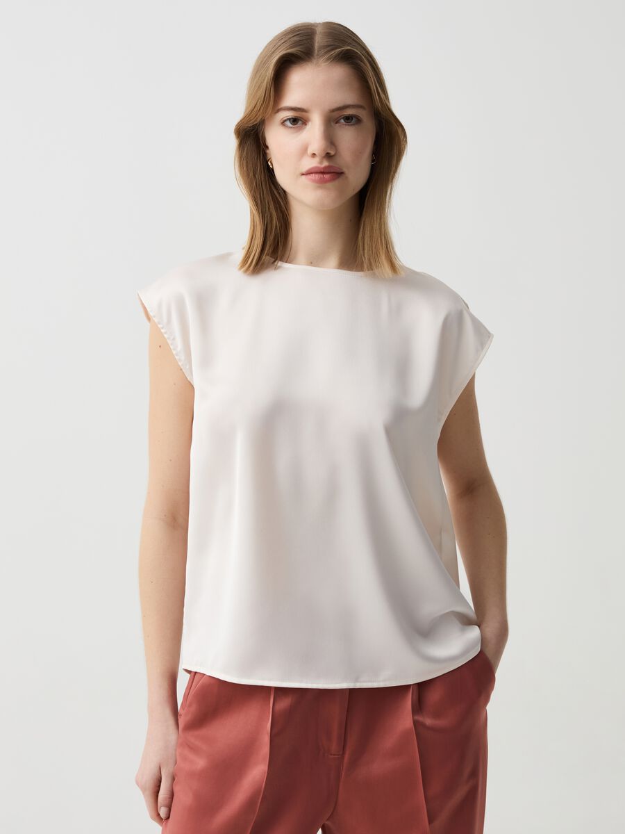 Blusa in satin a maniche corte_0