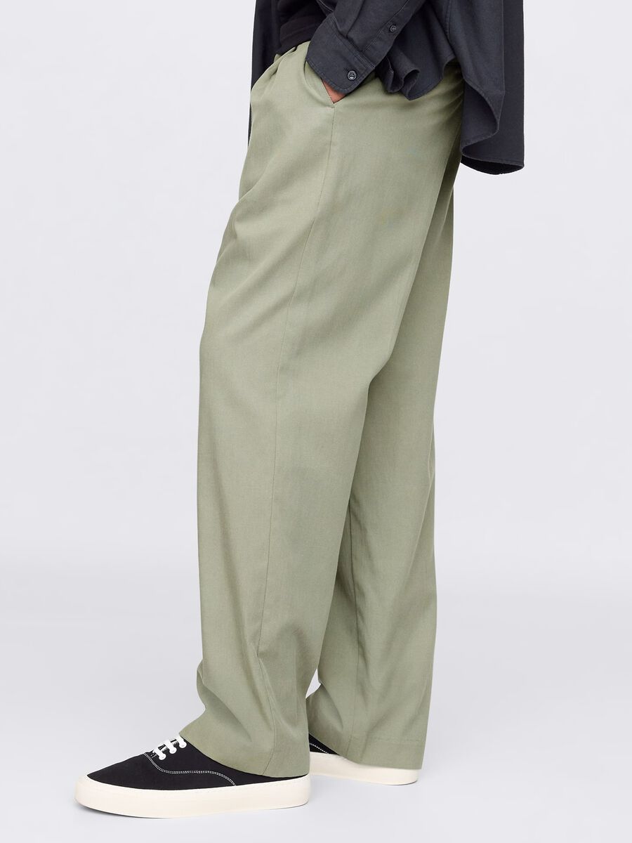 Green wide-leg trousers in Lyocell and cotton_3