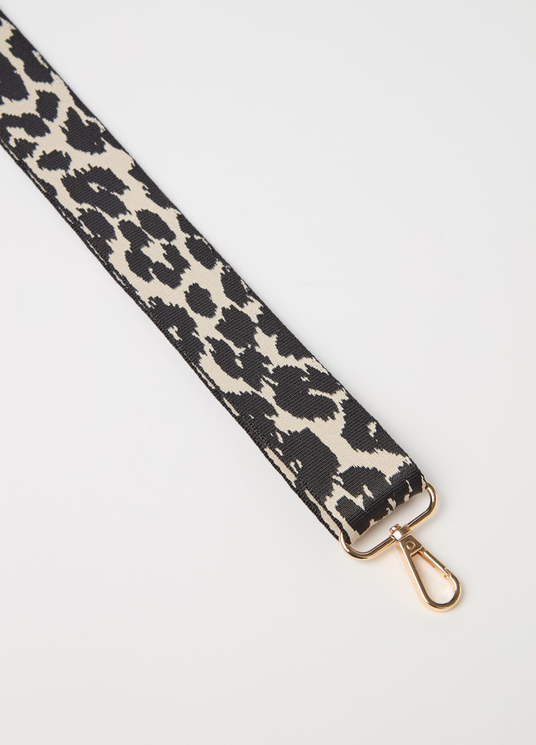 Shoulder strap with animal print pattern