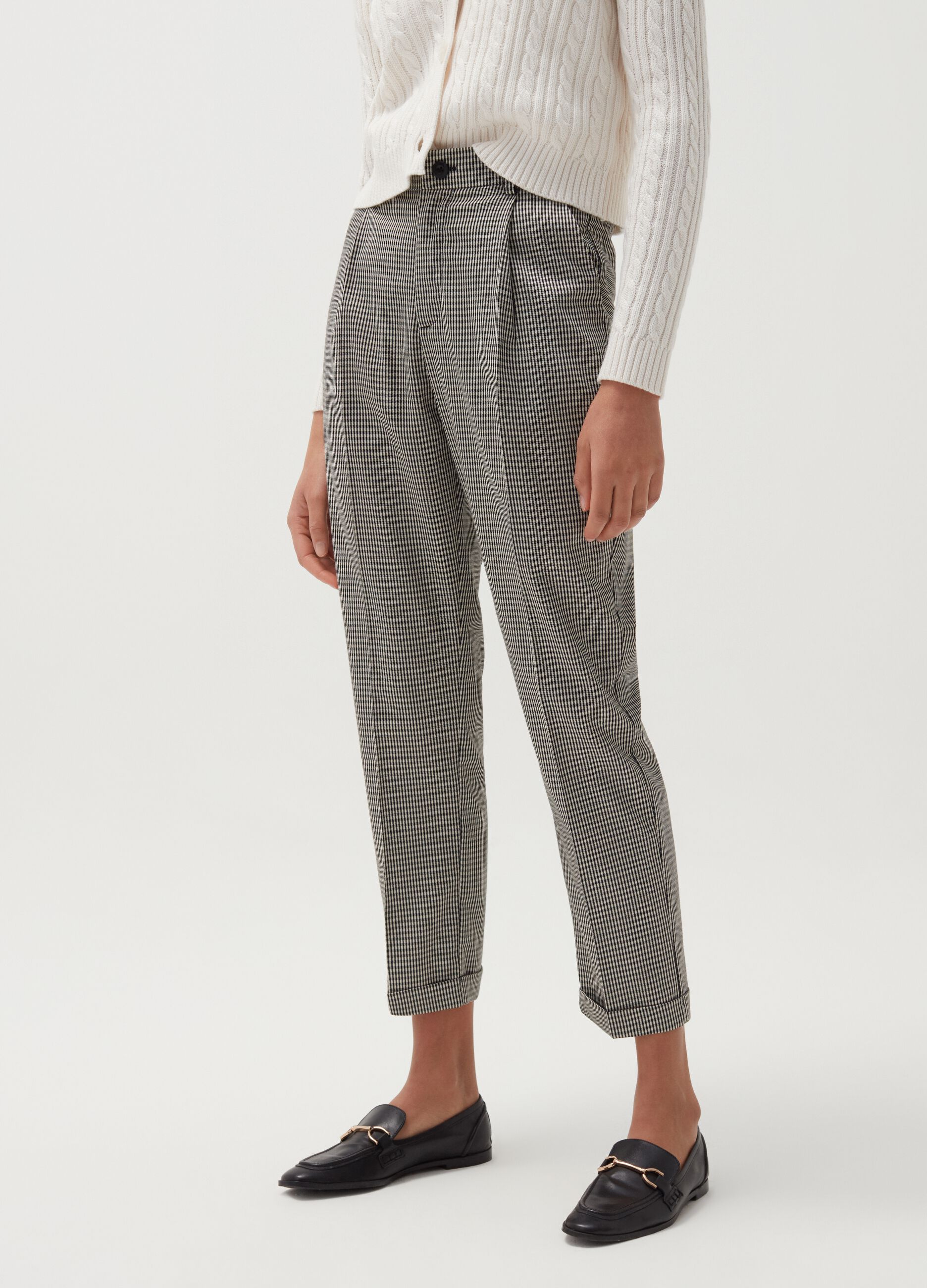 Cigarette trousers with darts