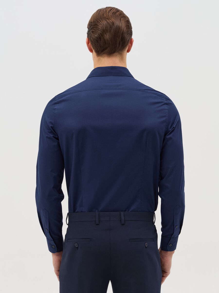 Slim-fit solid colour easy-iron shirt_2