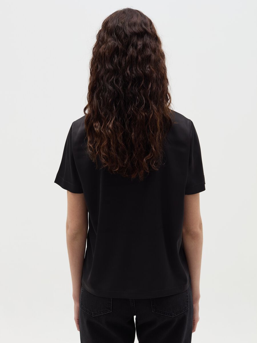 Short-sleeved blouse in satin_3