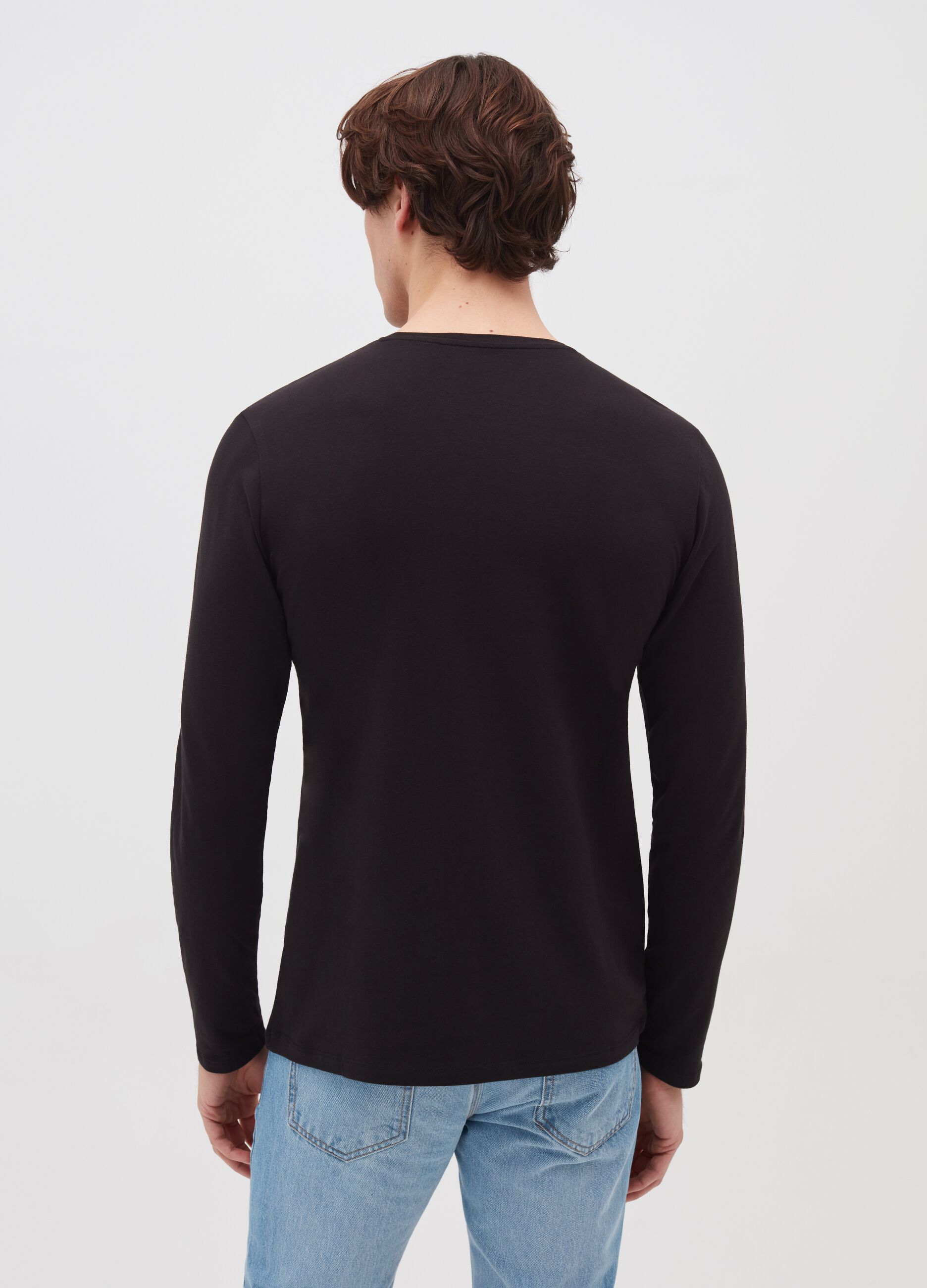 Long-sleeved T-shirt with round neck