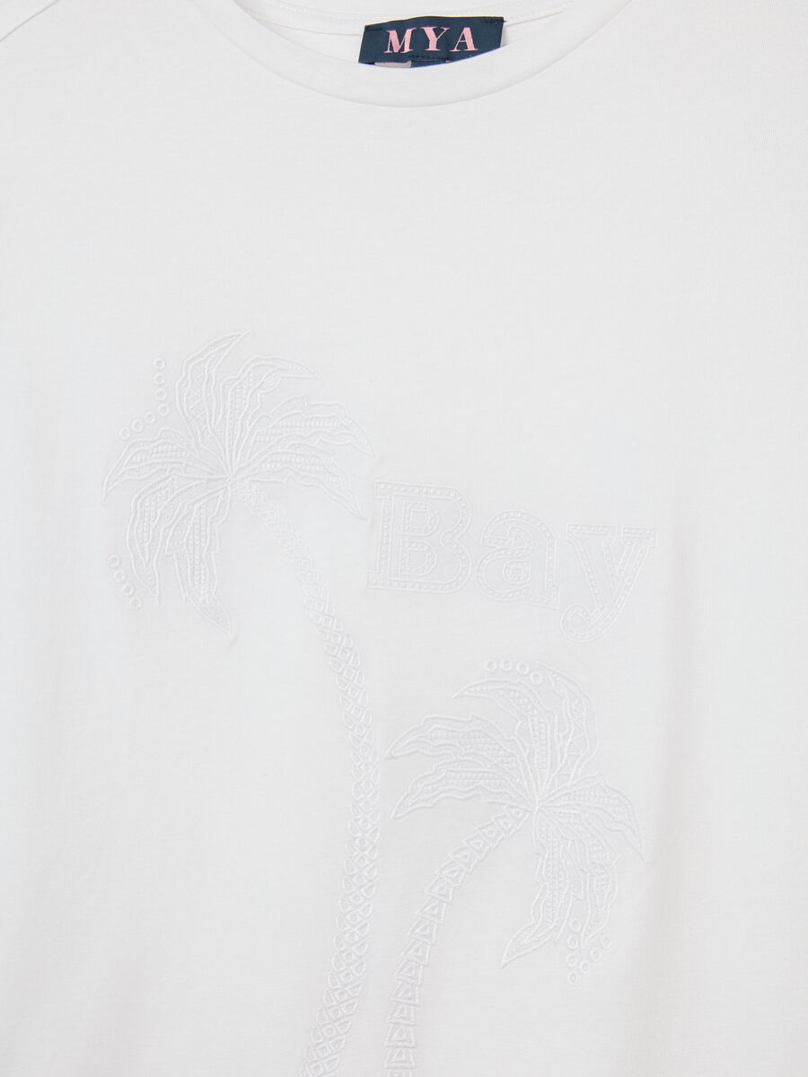 Women's white pure cotton regular fit T-shirt with embroidery_5